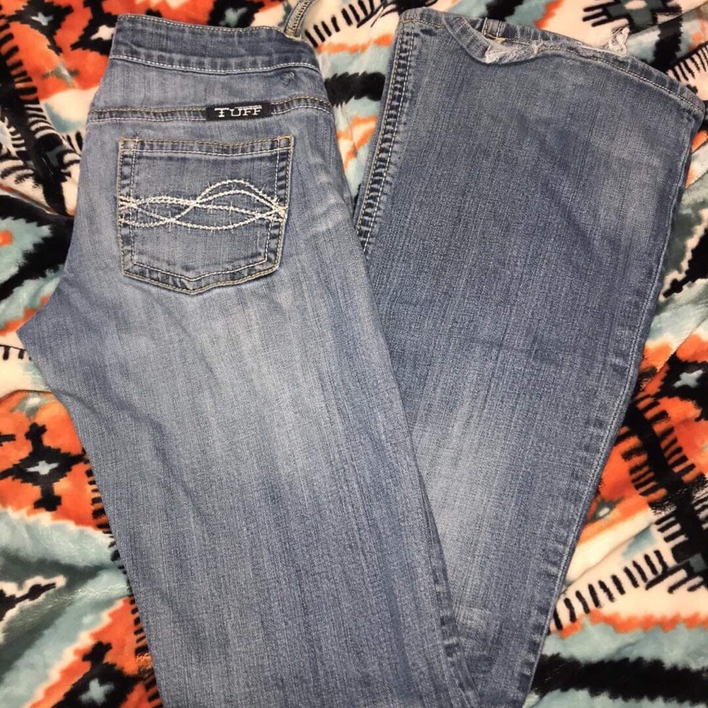 Cowgirl tuff don’t fence me in🌻